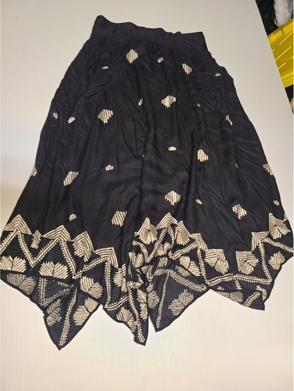 Anthropologie Floreat womens  Asymmetrical Skirt  size 6 Embroidered boho midi